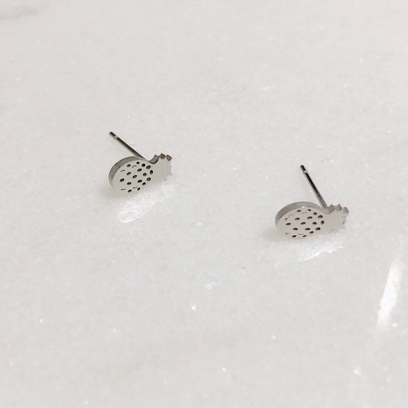 Stud earrings 🍍 - Picture 3 of 12